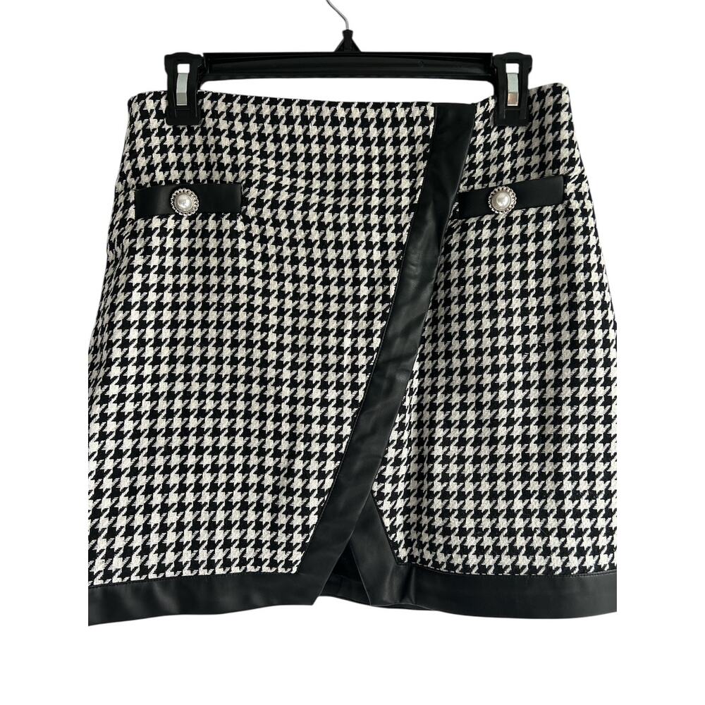 VICI Women’s Size Large Black & White Houndstooth‎ Knit  Mini Skirt - Picture 4 of 6